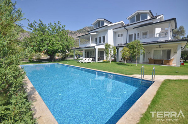 Newly Built Apartments with Shared Pool for Sale in Fethiye Göcek