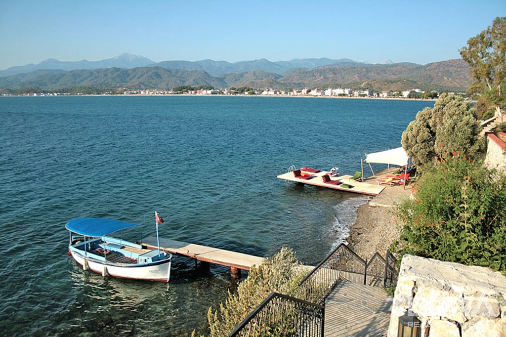 Exclusive Seafront Villa for Sale on Şövaliye Island Fethiye - 40778