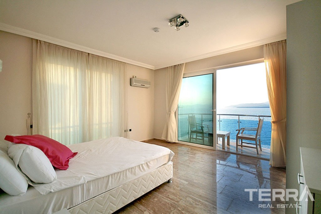 Exclusive Seafront Villa for Sale on Şövaliye Island Fethiye - 40787
