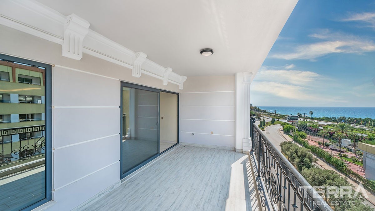 Roomy Penthouse with Stunning Sea-View for Sale in Kargıcak Alanya