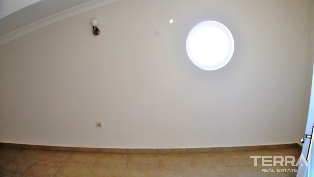 Bargain Penthouse with Shared Pool for Sale in Ovacık Fethiye - 41550