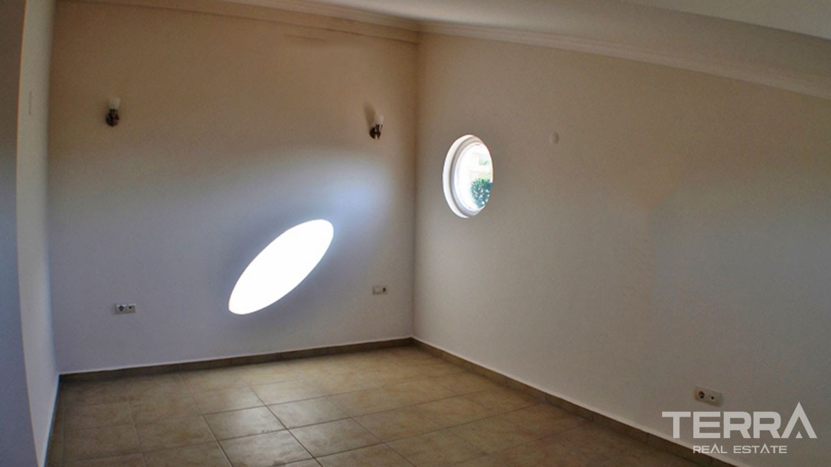 Bargain Penthouse with Shared Pool for Sale in Ovacık Fethiye - 41553