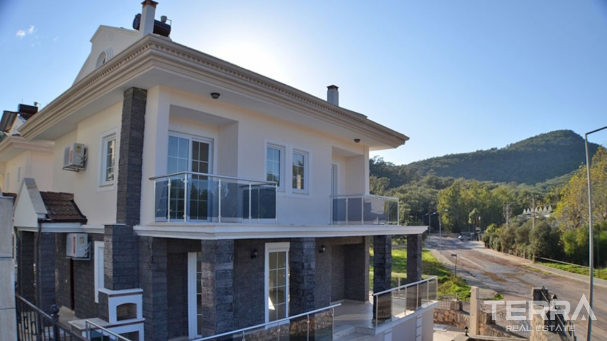 Люксовая Вилла с Частным Бассейном на Продажу в Хисароню - 41559