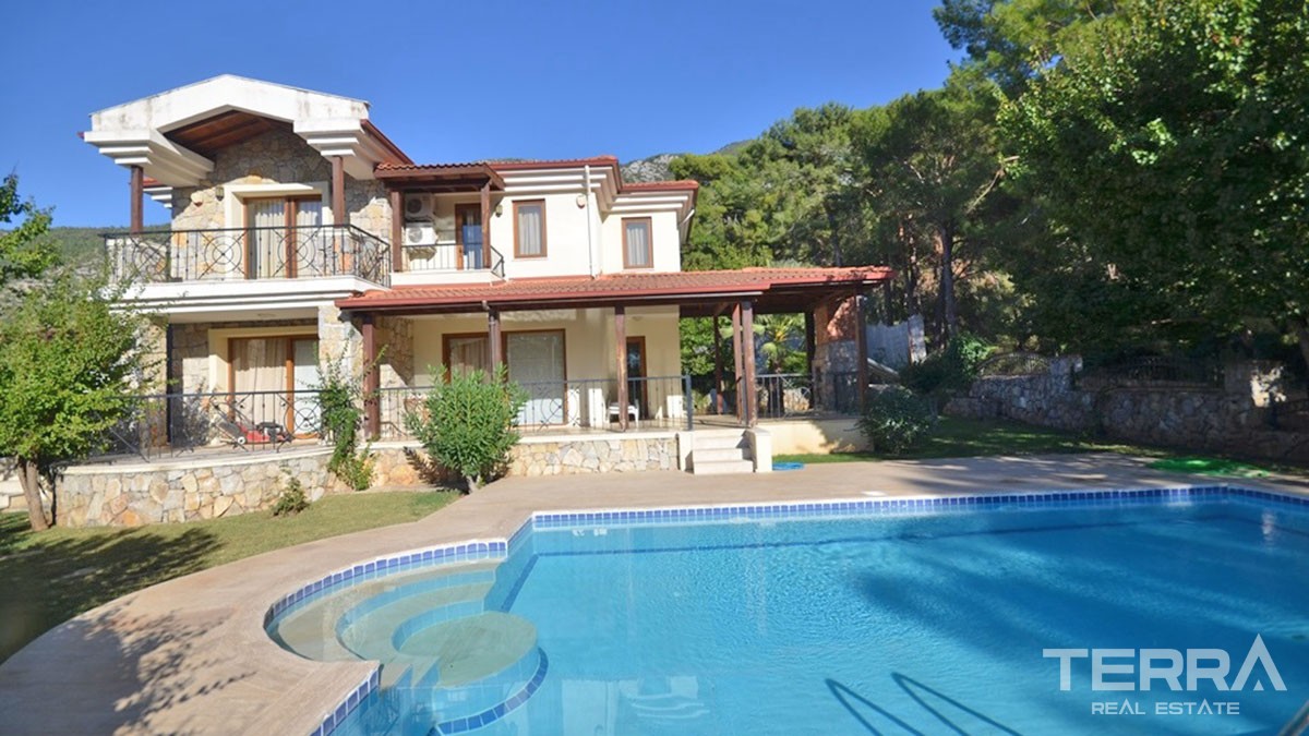 Unique Maison Avec Grand Terrain et Piscine Privée à Ovacık Fethiye