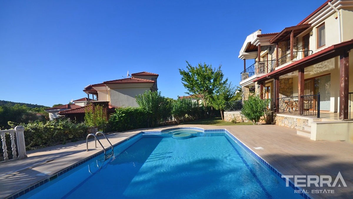 Unique Maison Avec Grand Terrain et Piscine Privée à Ovacık Fethiye - 41650
