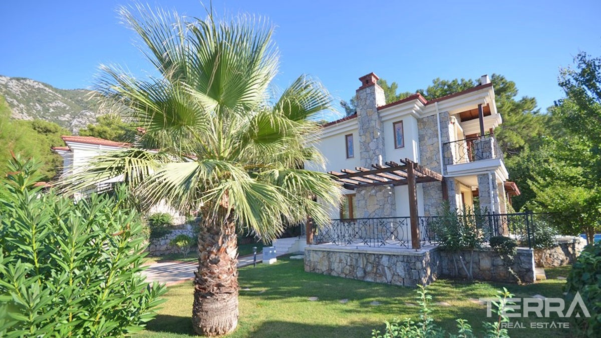 Unique Maison Avec Grand Terrain et Piscine Privée à Ovacık Fethiye - 41655