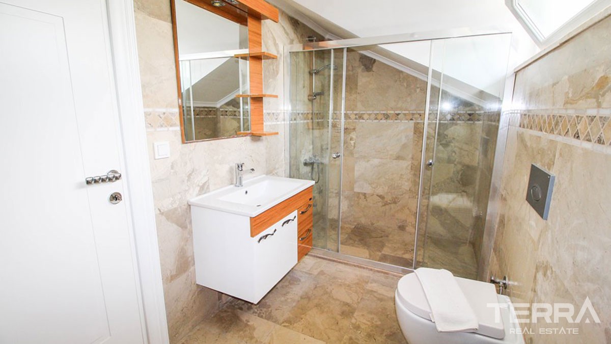 Grande Villa Avec Piscine Privée à Hisarönü Dans un Secteur Recherché - 42230