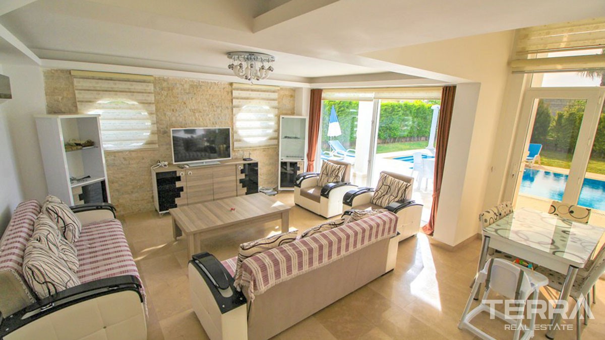 Grande Villa Avec Piscine Privée à Hisarönü Dans un Secteur Recherché - 42238
