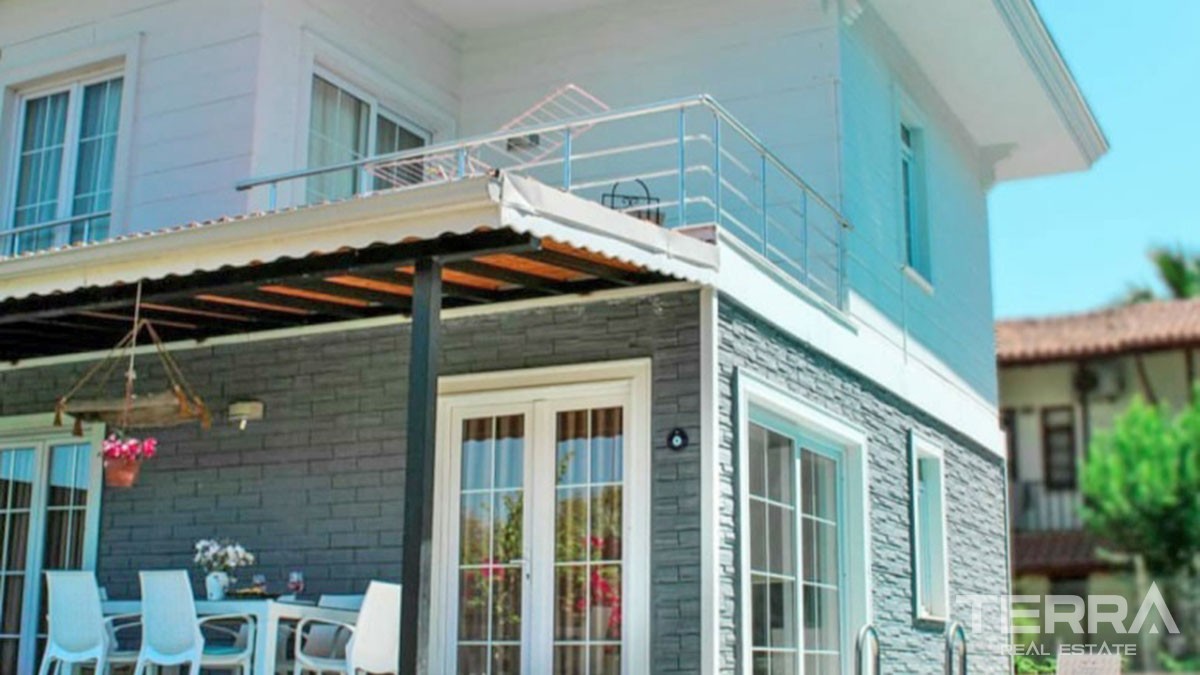 Resale Villa with Walking Distance to the Beach in Fethiye Koca Çalış - 42435