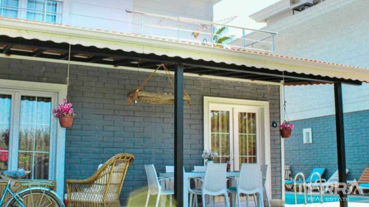 Resale Villa with Walking Distance to the Beach in Fethiye Koca Çalış - 42439