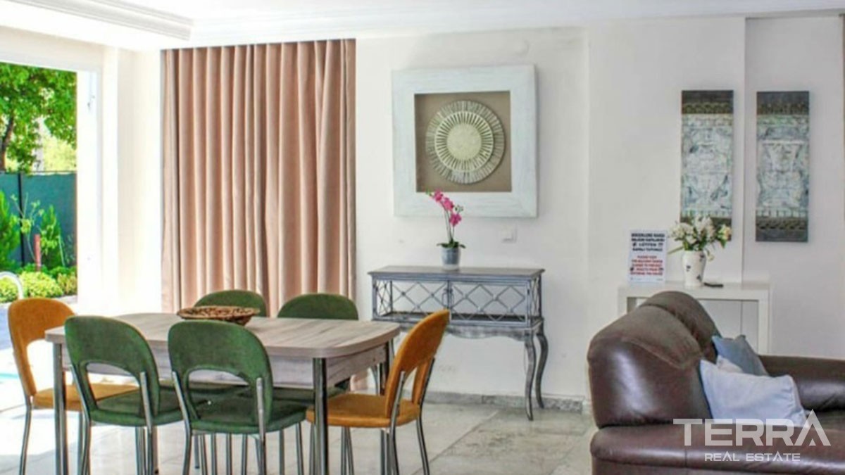 Resale Villa with Walking Distance to the Beach in Fethiye Koca Çalış - 42442