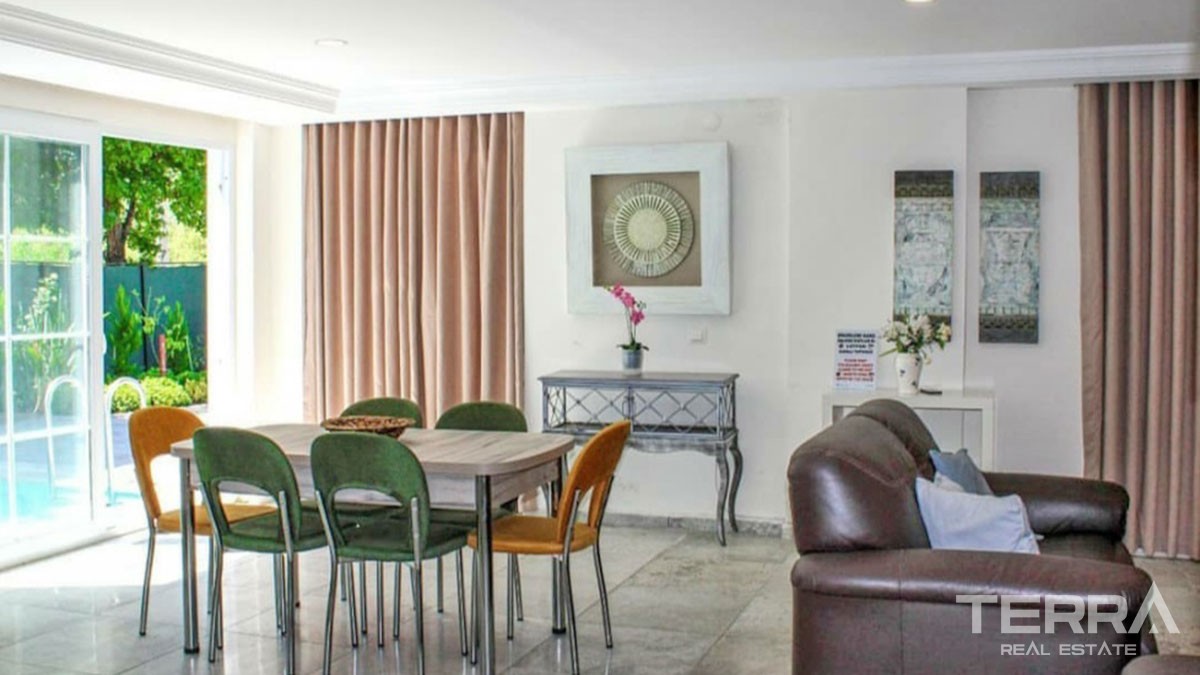 Resale Villa with Walking Distance to the Beach in Fethiye Koca Çalış - 42443