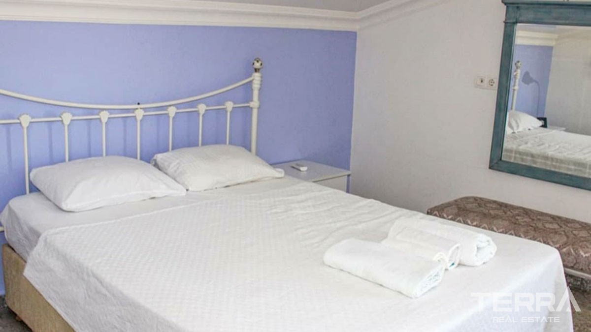 Resale Villa with Walking Distance to the Beach in Fethiye Koca Çalış - 42444