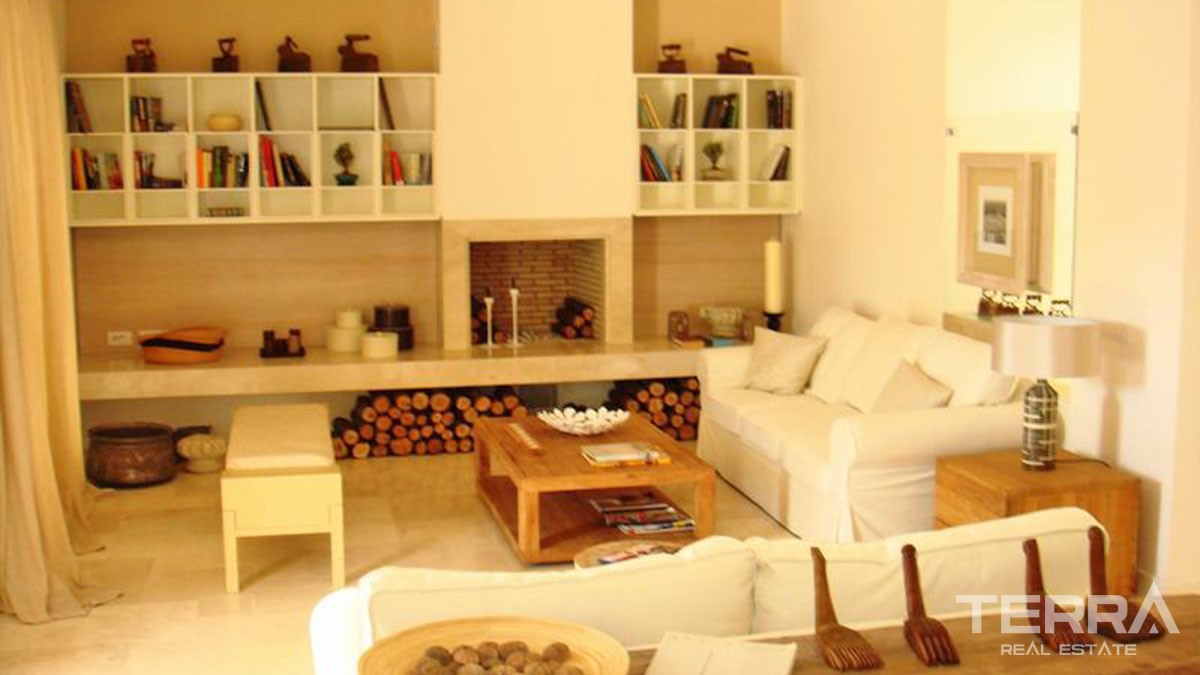 Belle Maison de Cinq Pièces Dans un Cadre Paisible à Göcek Fethiye - 42925