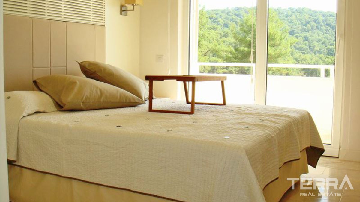 Belle Maison de Cinq Pièces Dans un Cadre Paisible à Göcek Fethiye - 42939