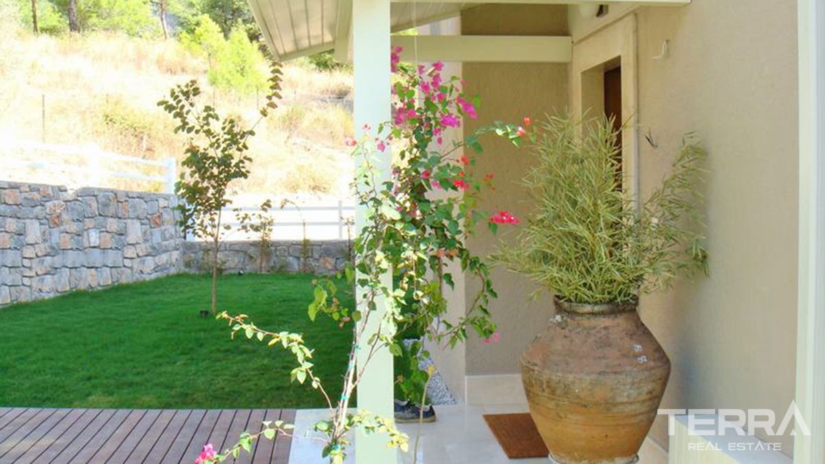 Belle Maison de Cinq Pièces Dans un Cadre Paisible à Göcek Fethiye - 42943