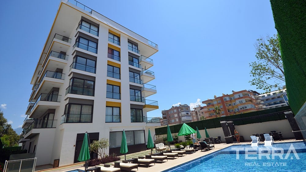 Fantastic 1-Bed Flat with Beach Walking Distance to Buy in Oba Alanya