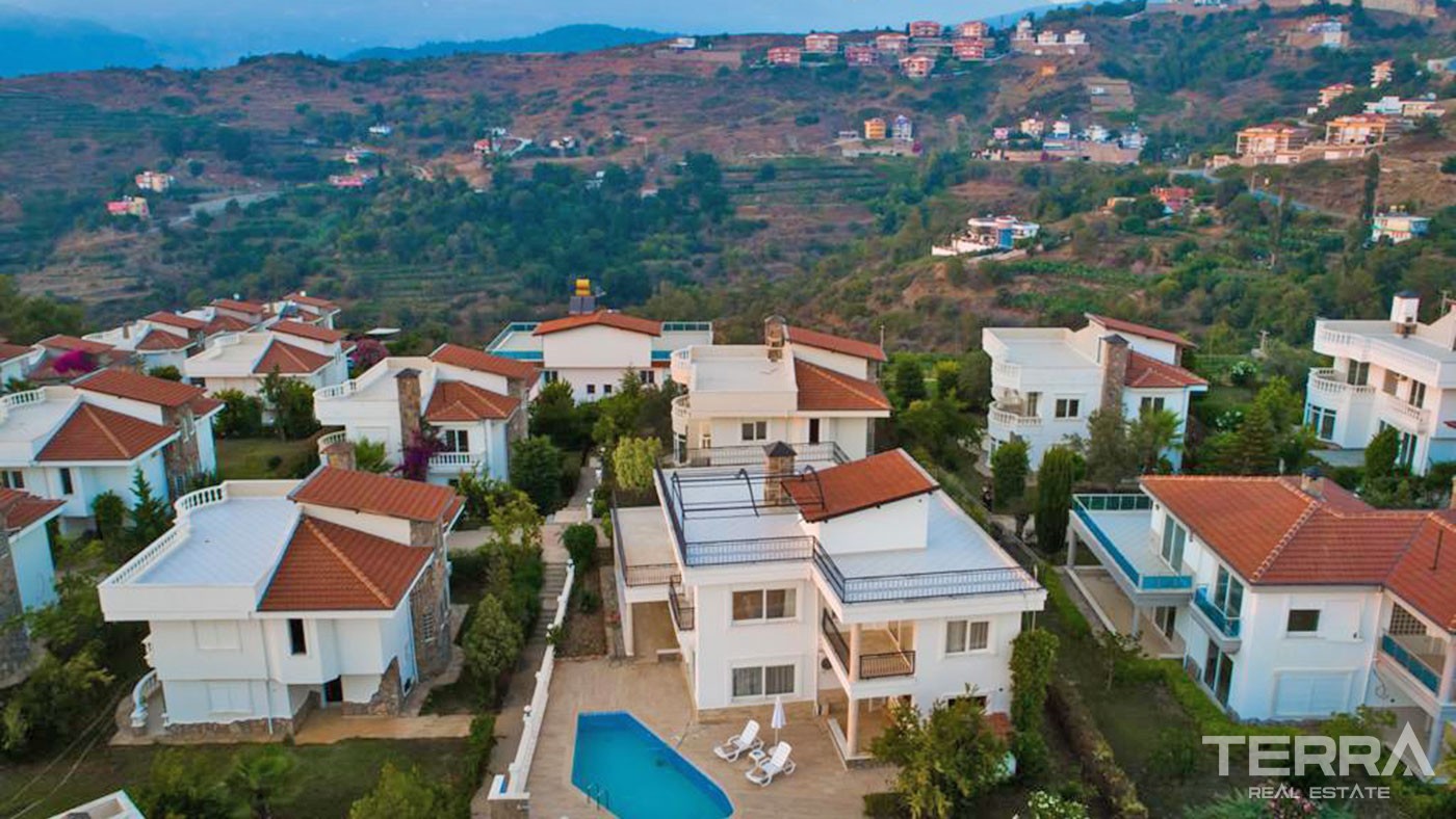 Villas with Splendid Amenities and Green Area for Sale in Alanya - 43764