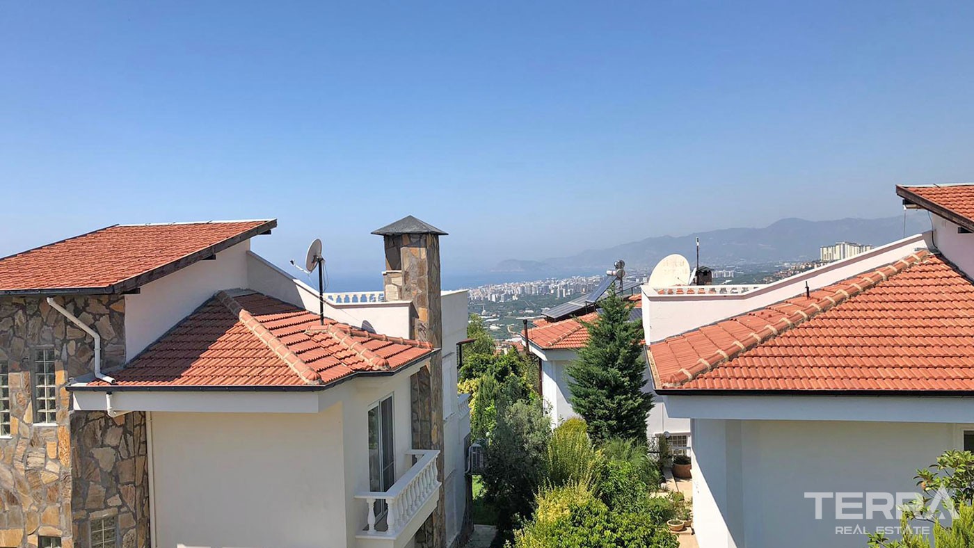 Villas with Splendid Amenities and Green Area for Sale in Alanya - 43765