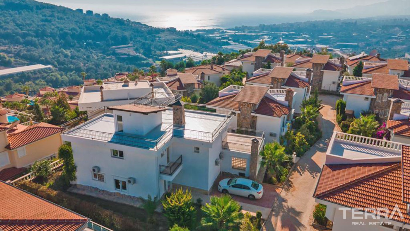 Villas with Splendid Amenities and Green Area for Sale in Alanya - 43773