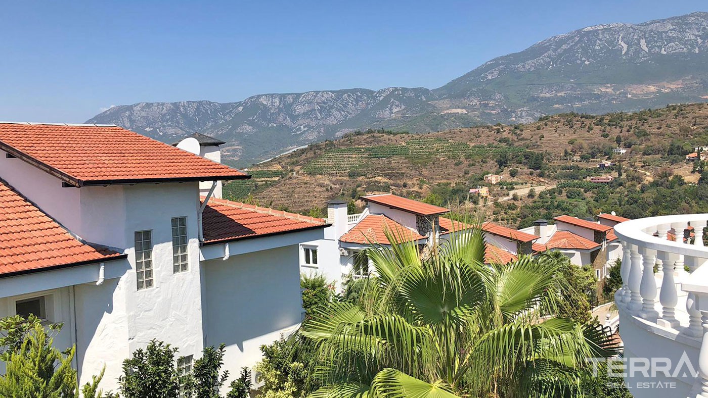 Villas with Splendid Amenities and Green Area for Sale in Alanya - 43779