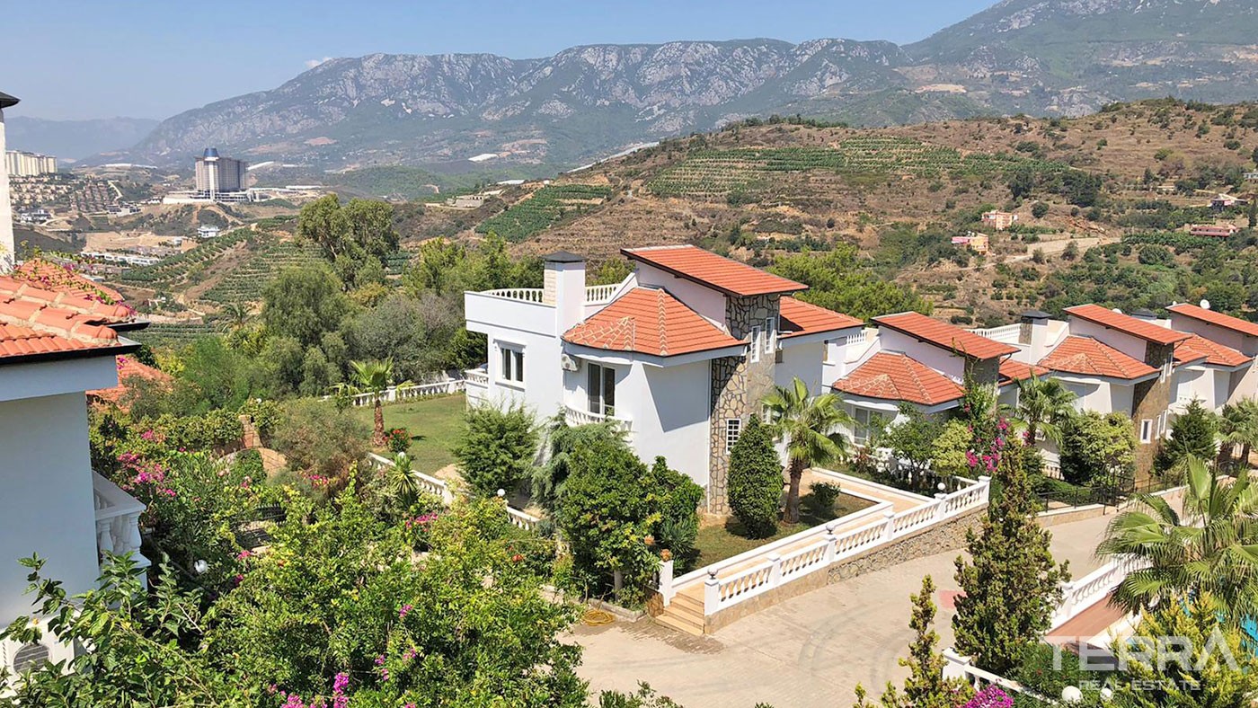Villas with Splendid Amenities and Green Area for Sale in Alanya - 43788