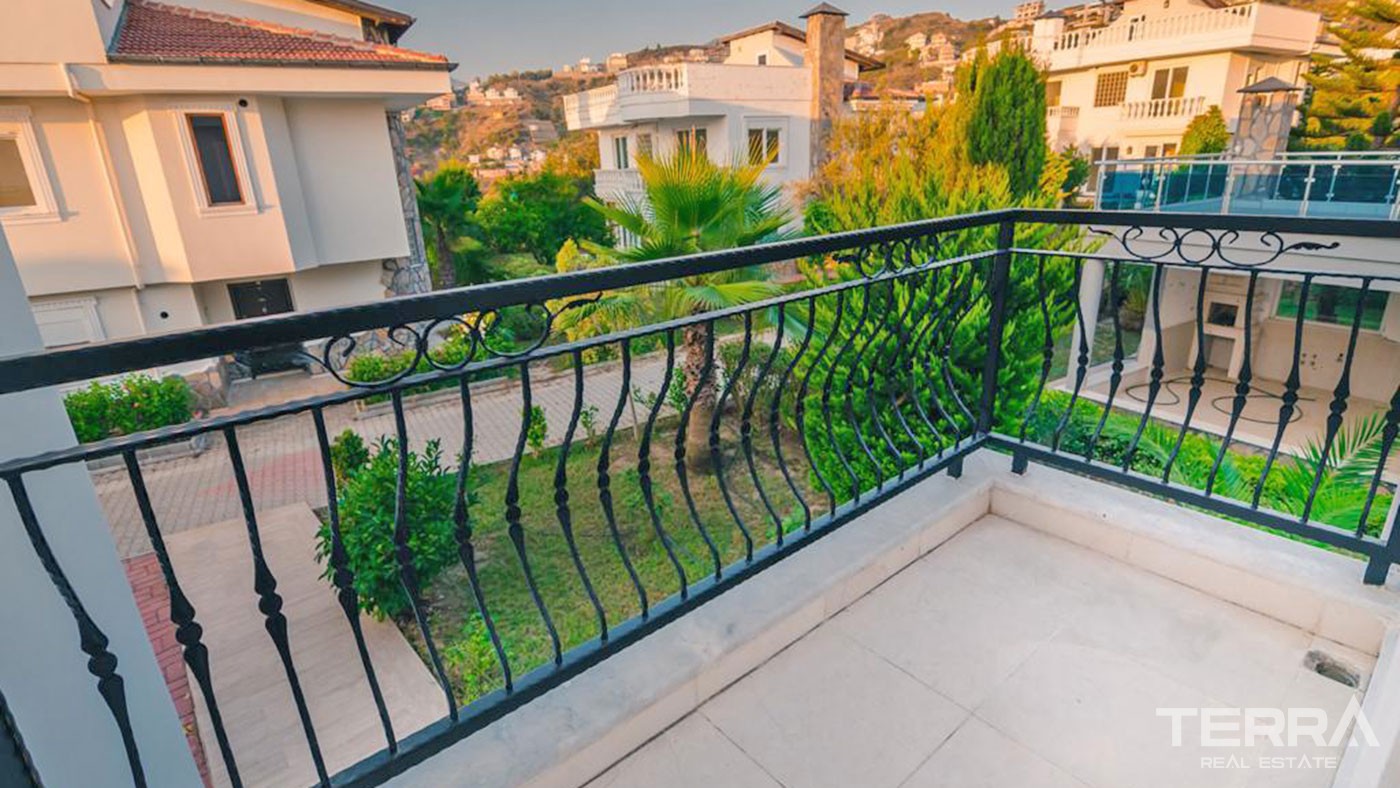 Villas with Splendid Amenities and Green Area for Sale in Alanya - 43791