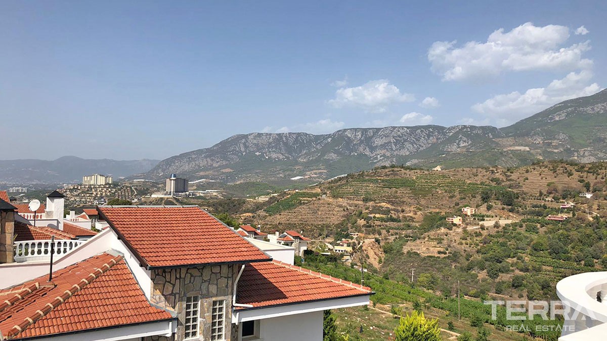 Villas with Splendid Amenities and Green Area for Sale in Alanya - 43795