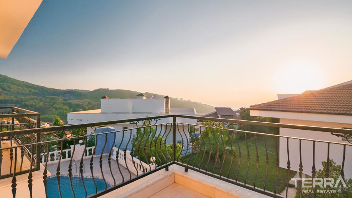 Villas with Splendid Amenities and Green Area for Sale in Alanya - 43810