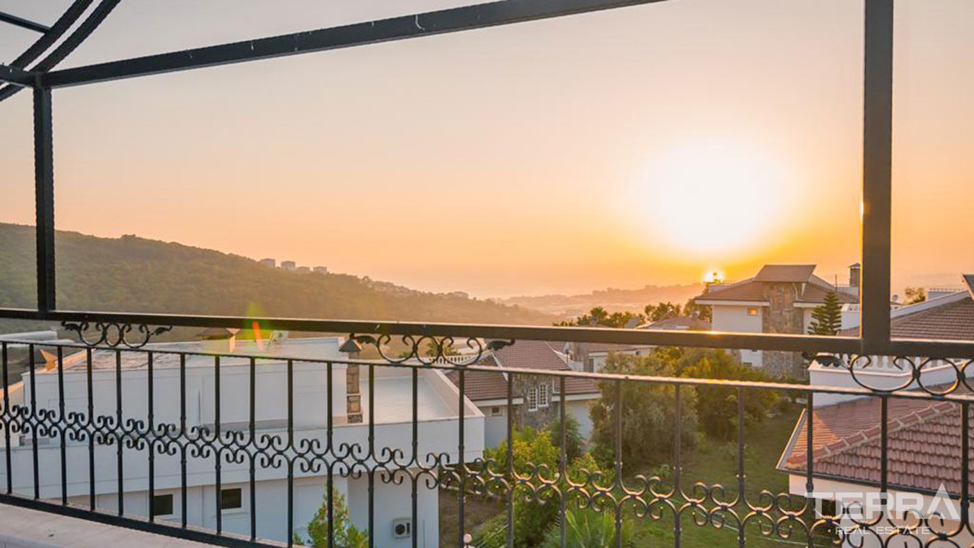 Villas with Splendid Amenities and Green Area for Sale in Alanya - 43811