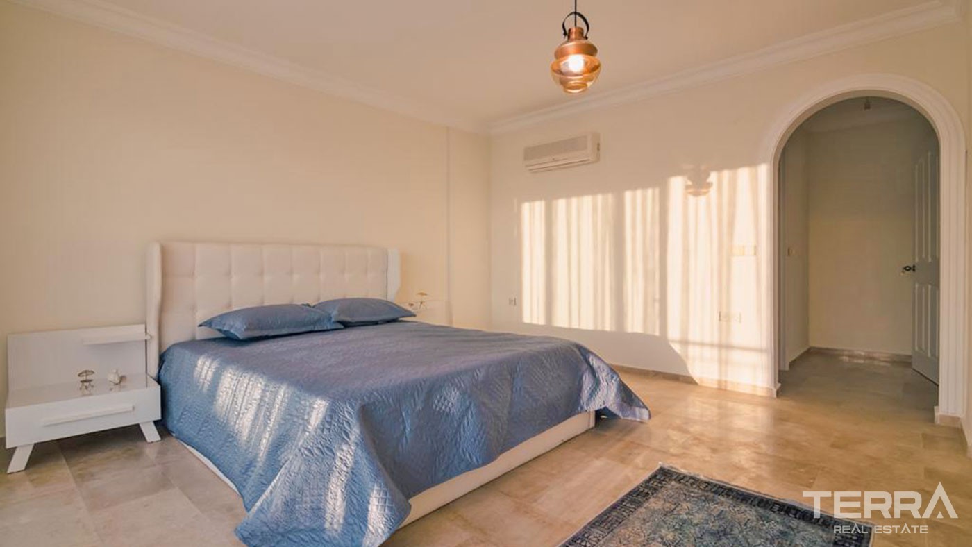 Villas with Splendid Amenities and Green Area for Sale in Alanya - 43855