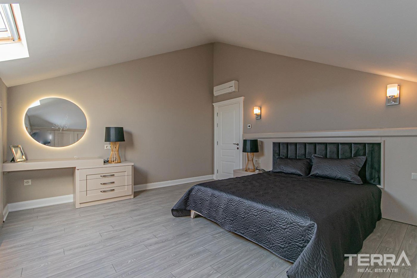 High-Quality Flats to Buy in a Luxurious Complex in Antalya Döşemealtı - 44221