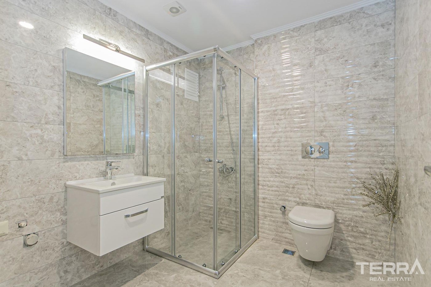 High-Quality Flats to Buy in a Luxurious Complex in Antalya Döşemealtı - 44230