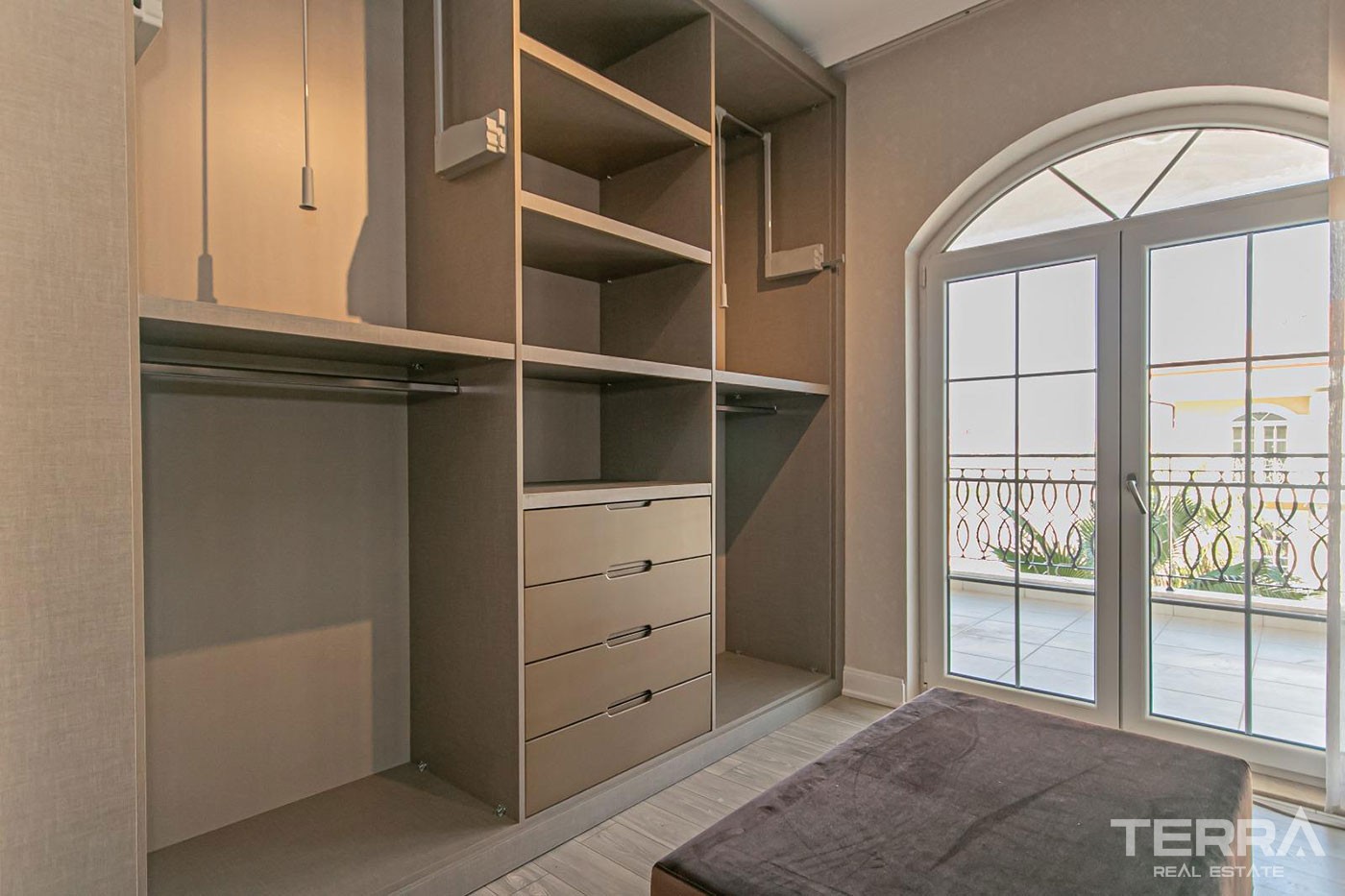 High-Quality Flats to Buy in a Luxurious Complex in Antalya Döşemealtı - 44238