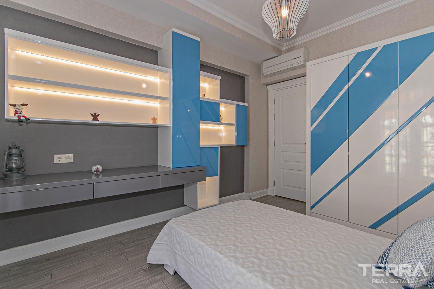 High-Quality Flats to Buy in a Luxurious Complex in Antalya Döşemealtı - 44243