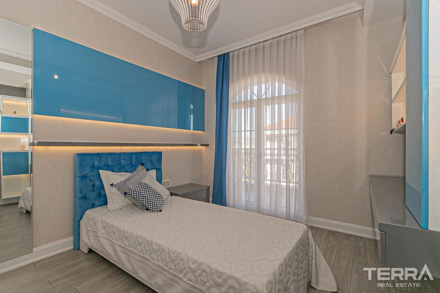 High-Quality Flats to Buy in a Luxurious Complex in Antalya Döşemealtı - 44245