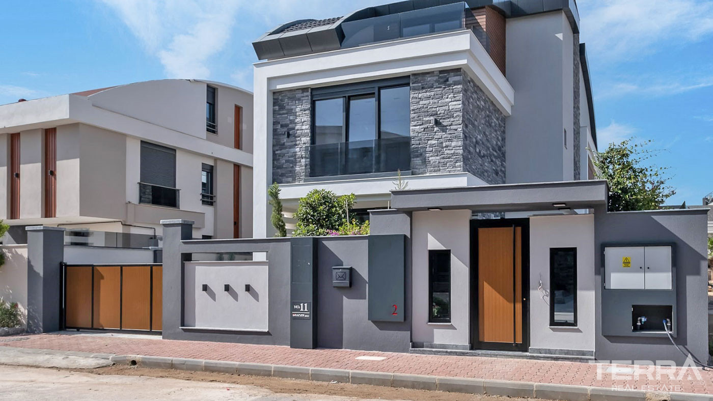 Belle Villa Individuelle Avec Cinq Chambres à Vendre à Antalya Lara - 59344