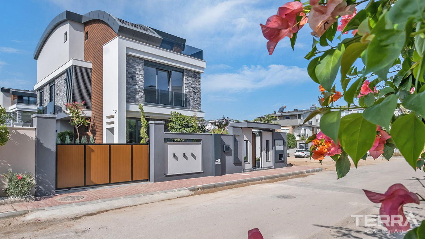 Belle Villa Individuelle Avec Cinq Chambres à Vendre à Antalya Lara - 59347