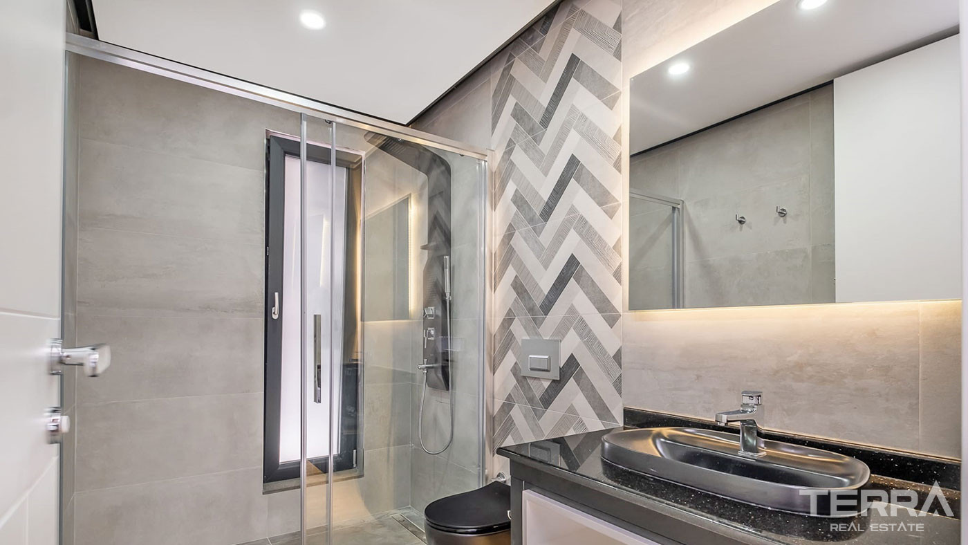 Belle Villa Individuelle Avec Cinq Chambres à Vendre à Antalya Lara - 59358