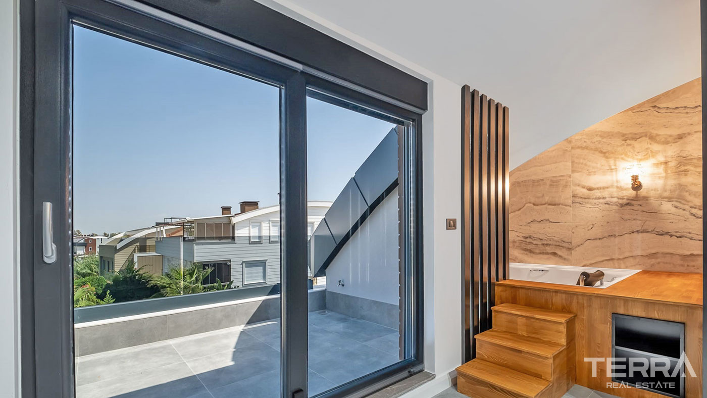 Belle Villa Individuelle Avec Cinq Chambres à Vendre à Antalya Lara - 59359