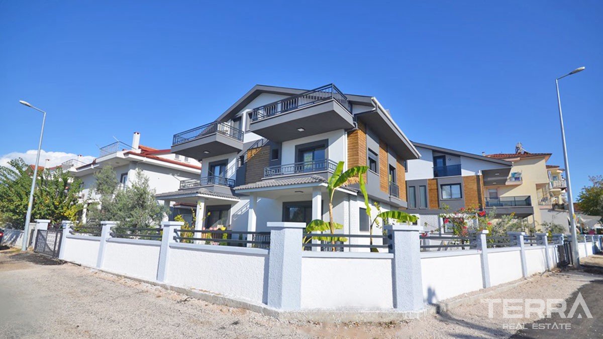 Semi-Detached 4-Bed Villa for Sale in Fethiye Town Center - 45362