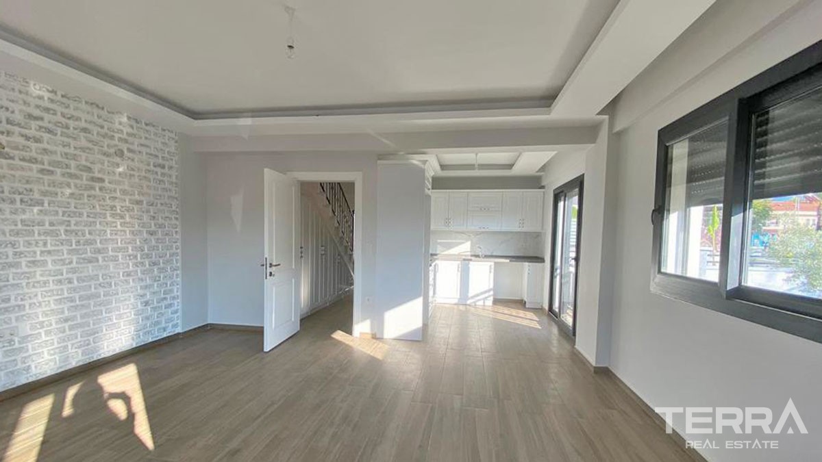 Semi-Detached 4-Bed Villa for Sale in Fethiye Town Center - 45379