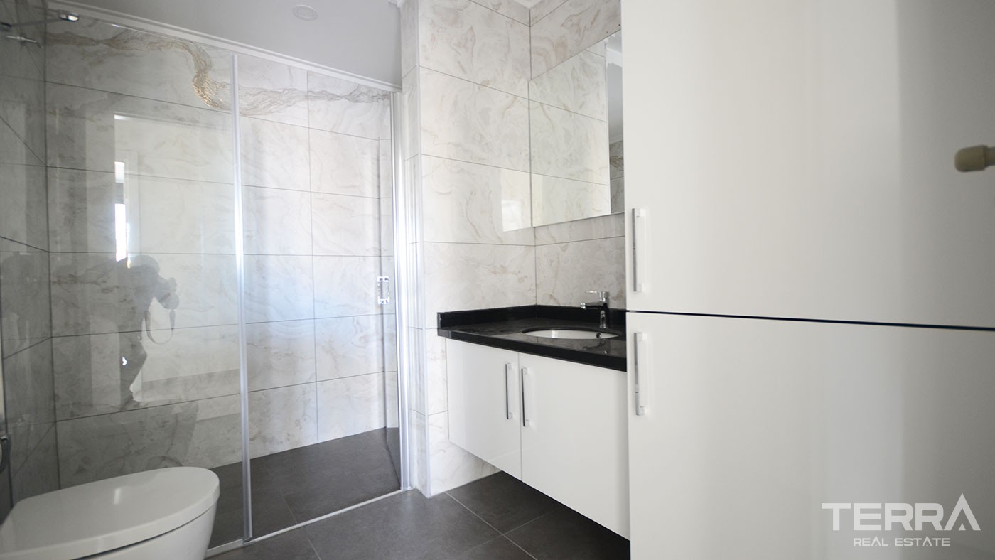 Spacieux Appartement en Duplex Avec 5 Chambres à Alanya Centre-Ville - 46485