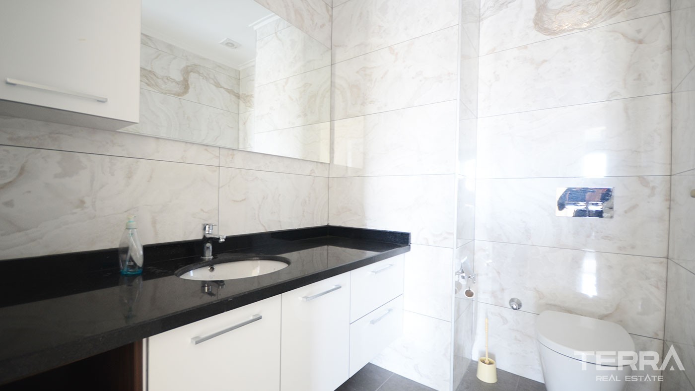 Spacieux Appartement en Duplex Avec 5 Chambres à Alanya Centre-Ville - 46486