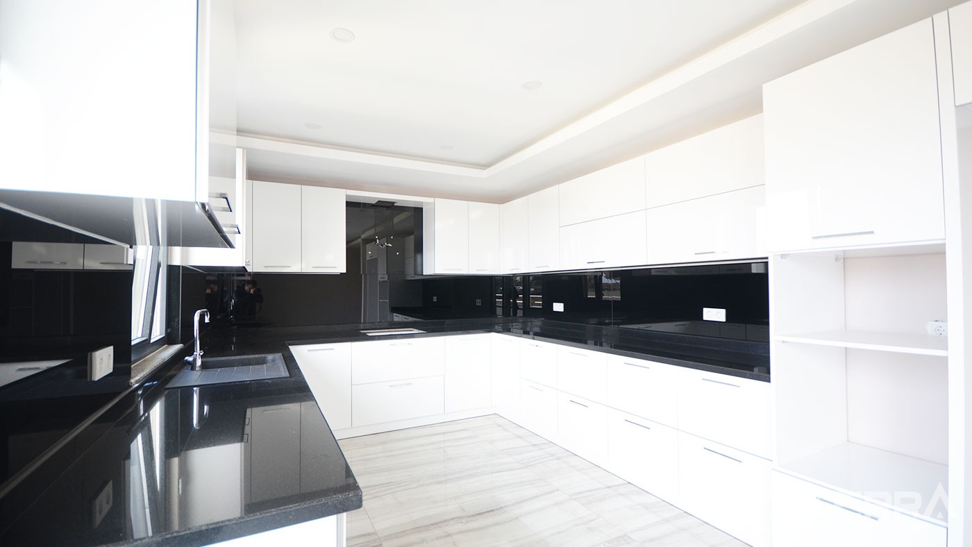 Spacieux Appartement en Duplex Avec 5 Chambres à Alanya Centre-Ville - 46487