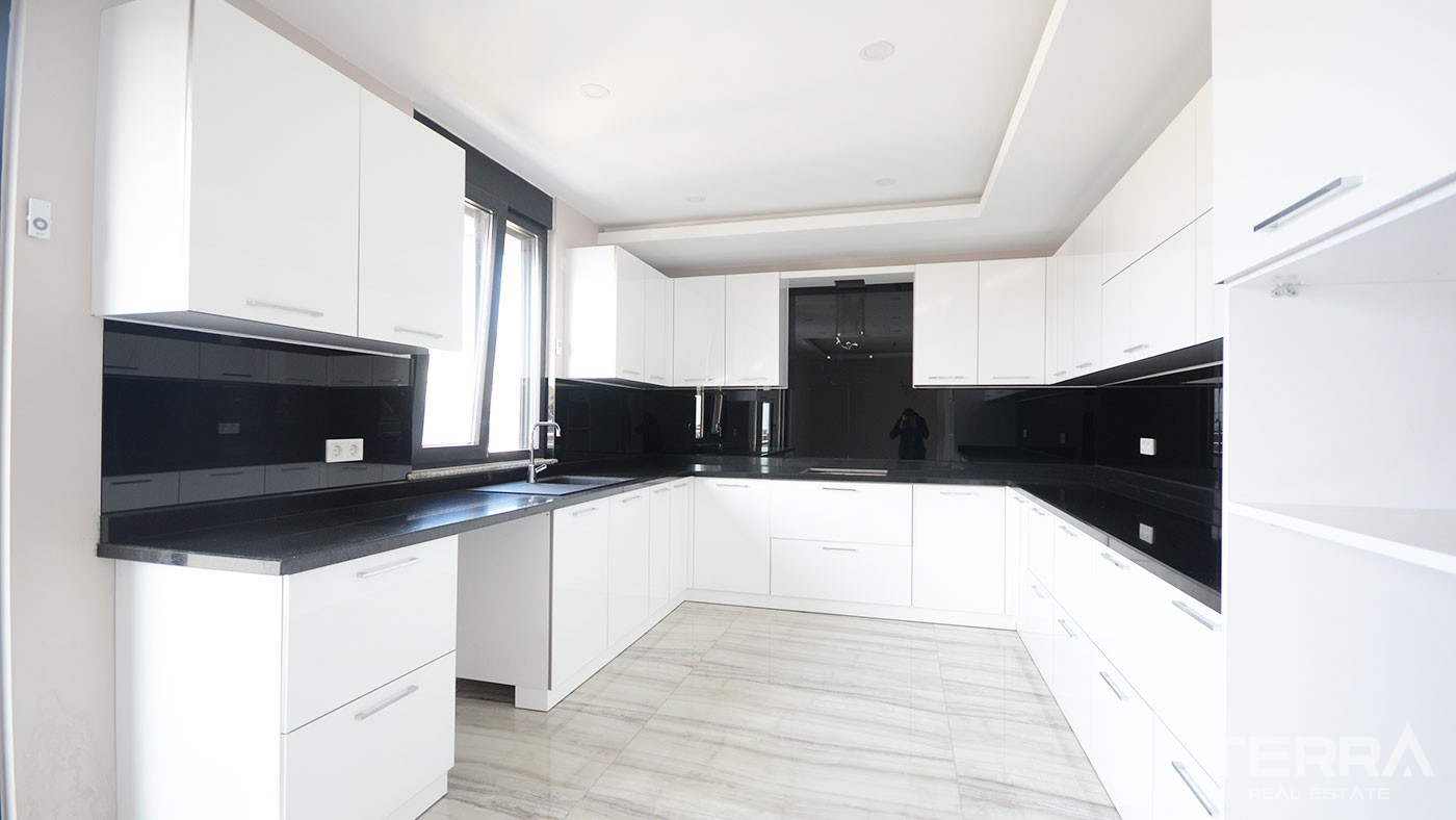 Spacieux Appartement en Duplex Avec 5 Chambres à Alanya Centre-Ville - 46488