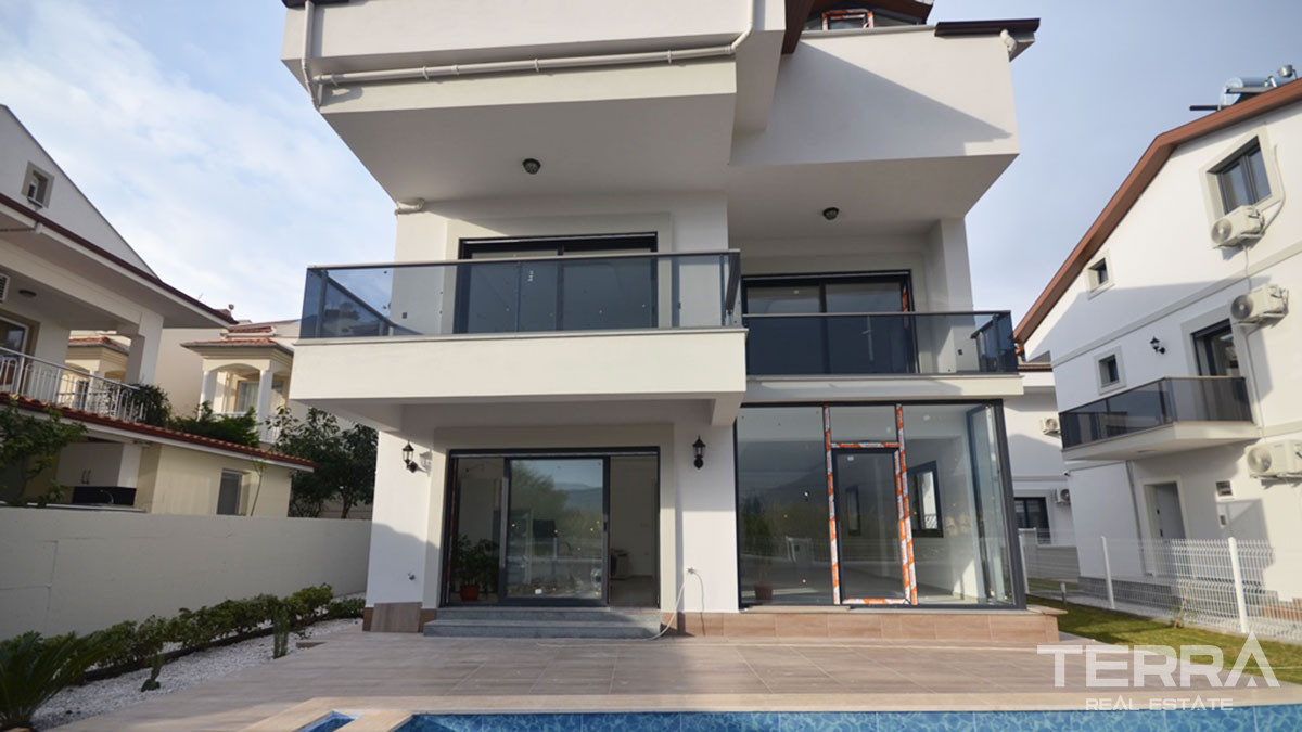 Detached Villa With a Sea-view & Private Pool for Sale in Fethiye Town - 49333