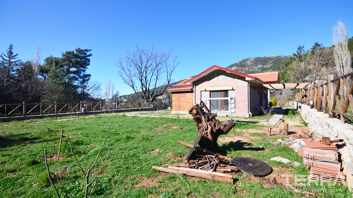 Formidable Maison Sur Terrain Privé de 1000 m2 à Üzümlü Fethiye - 49407