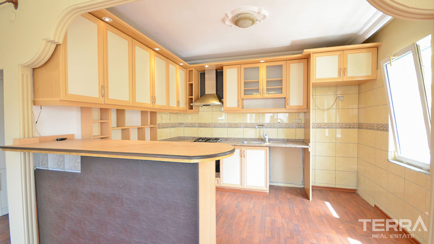 Spacious 3-Bed Resale Apartment Close to the Beach in Alanya City - 50386
