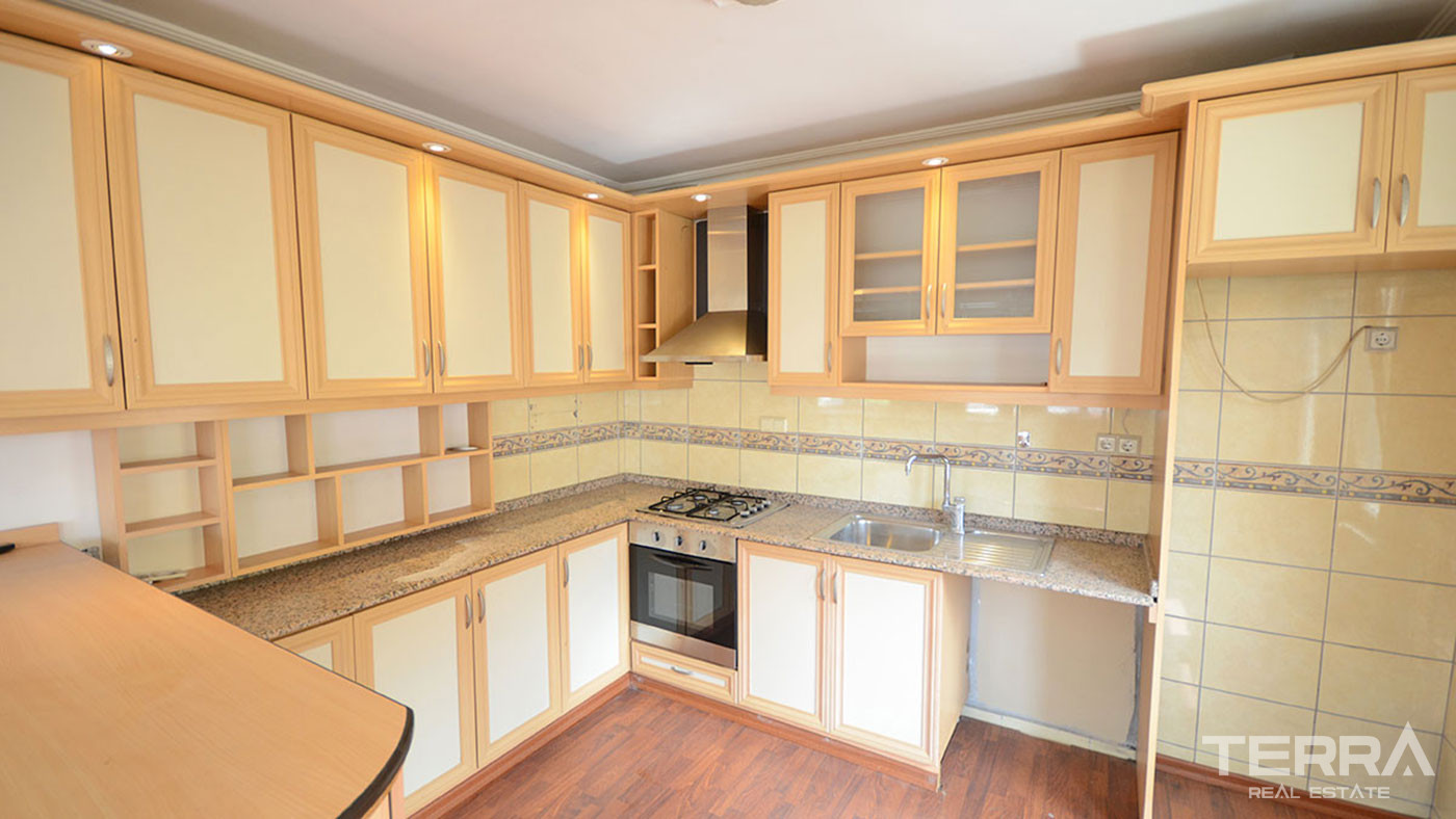 Spacious 3-Bed Resale Apartment Close to the Beach in Alanya City - 50387